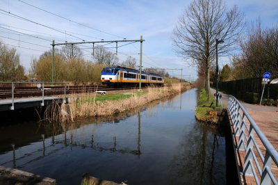 814689 Afbeelding van het electrische treinstel nr. 2114 (plan Y, Sprinter ) als pendeltrein tussen Utrecht Centraal en ...